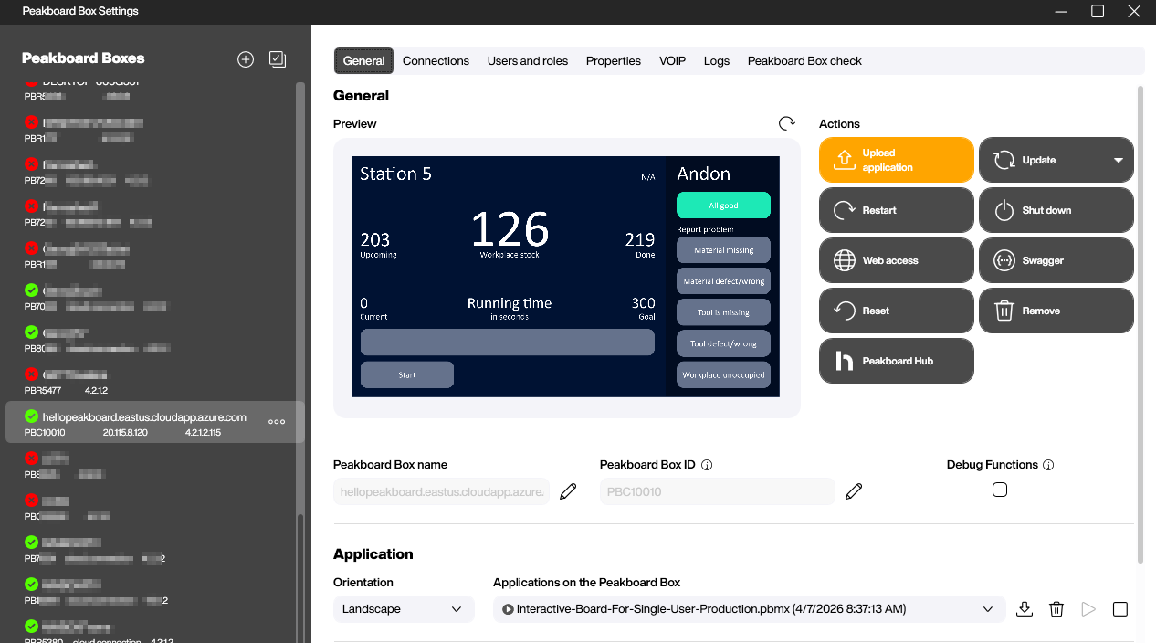 The PeakboardVM appearing in the Peakboard Designer with a live preview of the running dashboard.